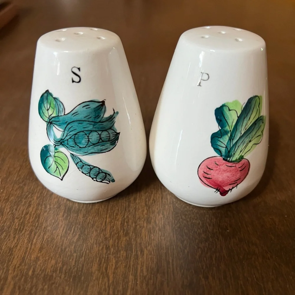 vintage made in japan salt and pepper shakers veggies Vegetables Beets Peas